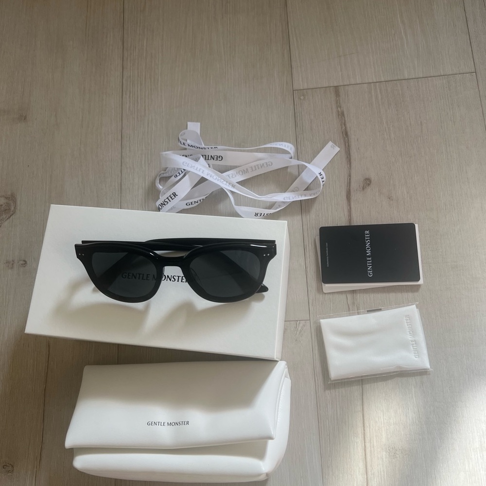 Gentle Monster White Gift Box